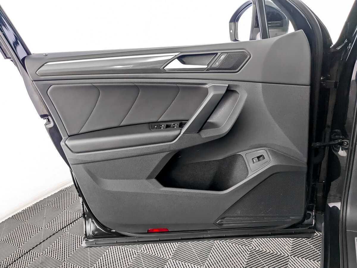 Б/У Фольксваген Тигуан 2020 года. Фото: #14