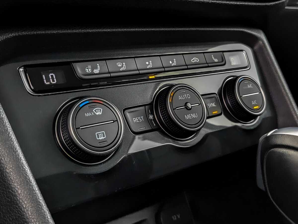 Б/У Фольксваген Тигуан 2020 года. Фото: #22