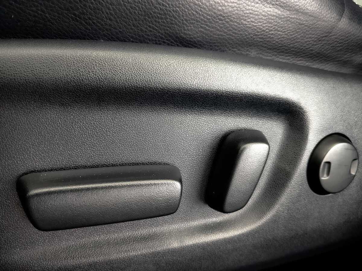 Б/У Тойота Рав4 2017 года. Фото: #21