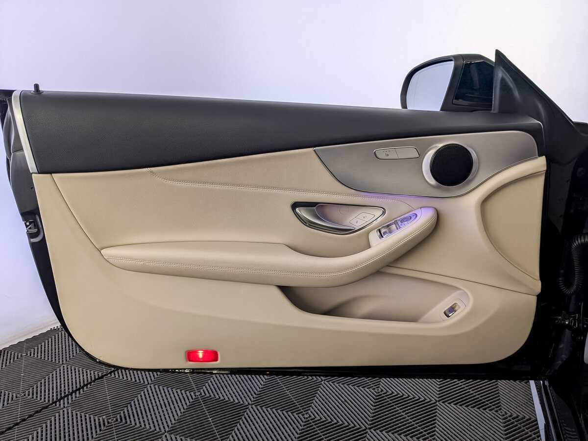 Б/У Мерседес-Бенц Ц-Класс 2018 года. Фото: #14