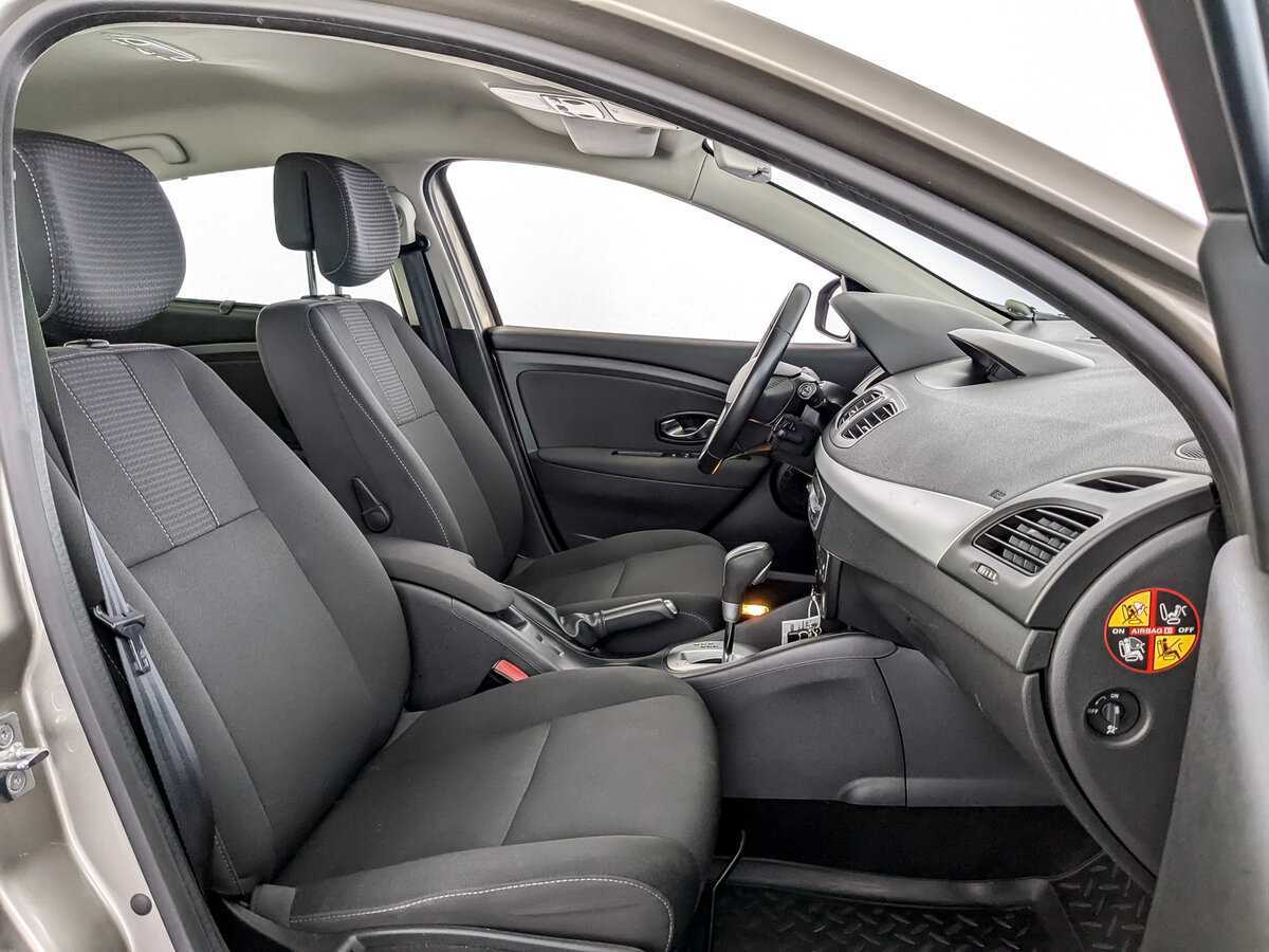 Б/У Рено Флюенс 2012 года. Фото: #18