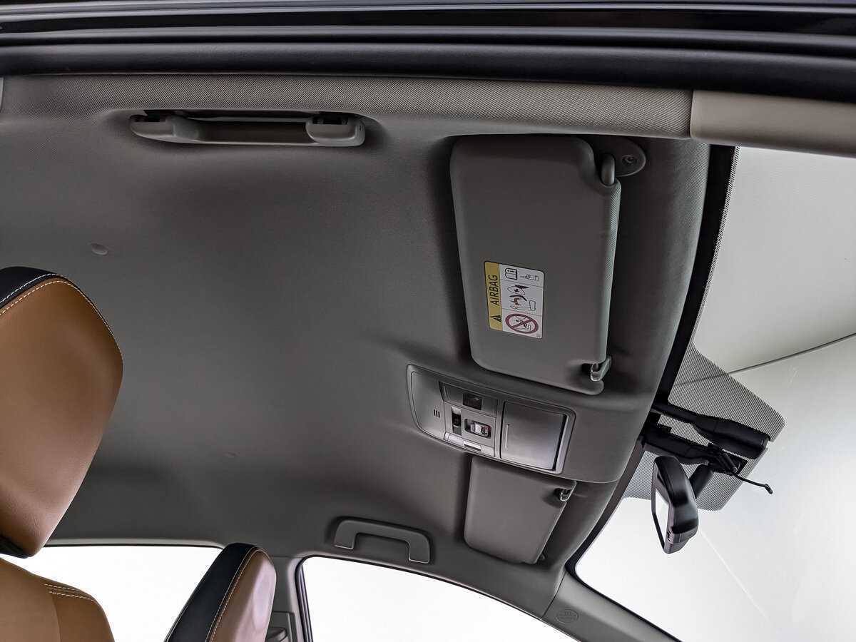 Б/У Тойота Рав4 2017 года. Фото: #18