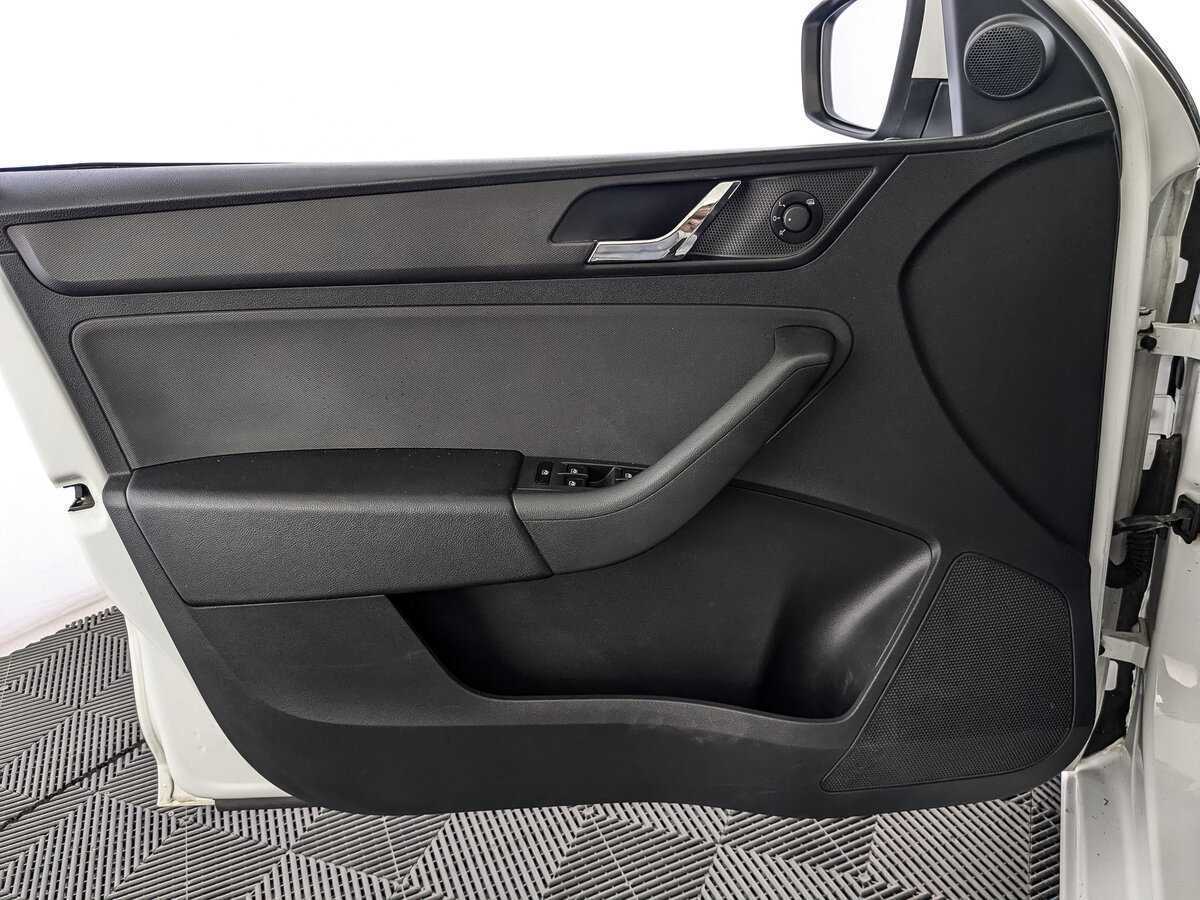 Б/У Шкода Рапид 2015 года. Фото: #14