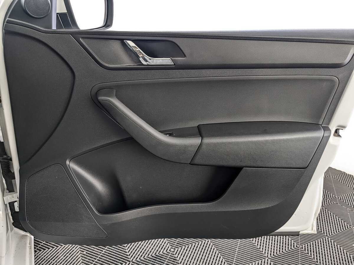 Б/У Шкода Рапид 2015 года. Фото: #20