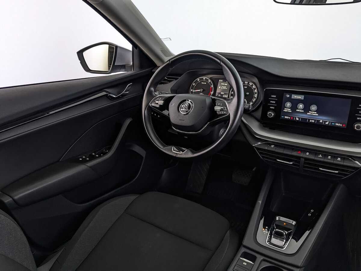 Б/У Шкода Октавия 2021 года. Фото: #21