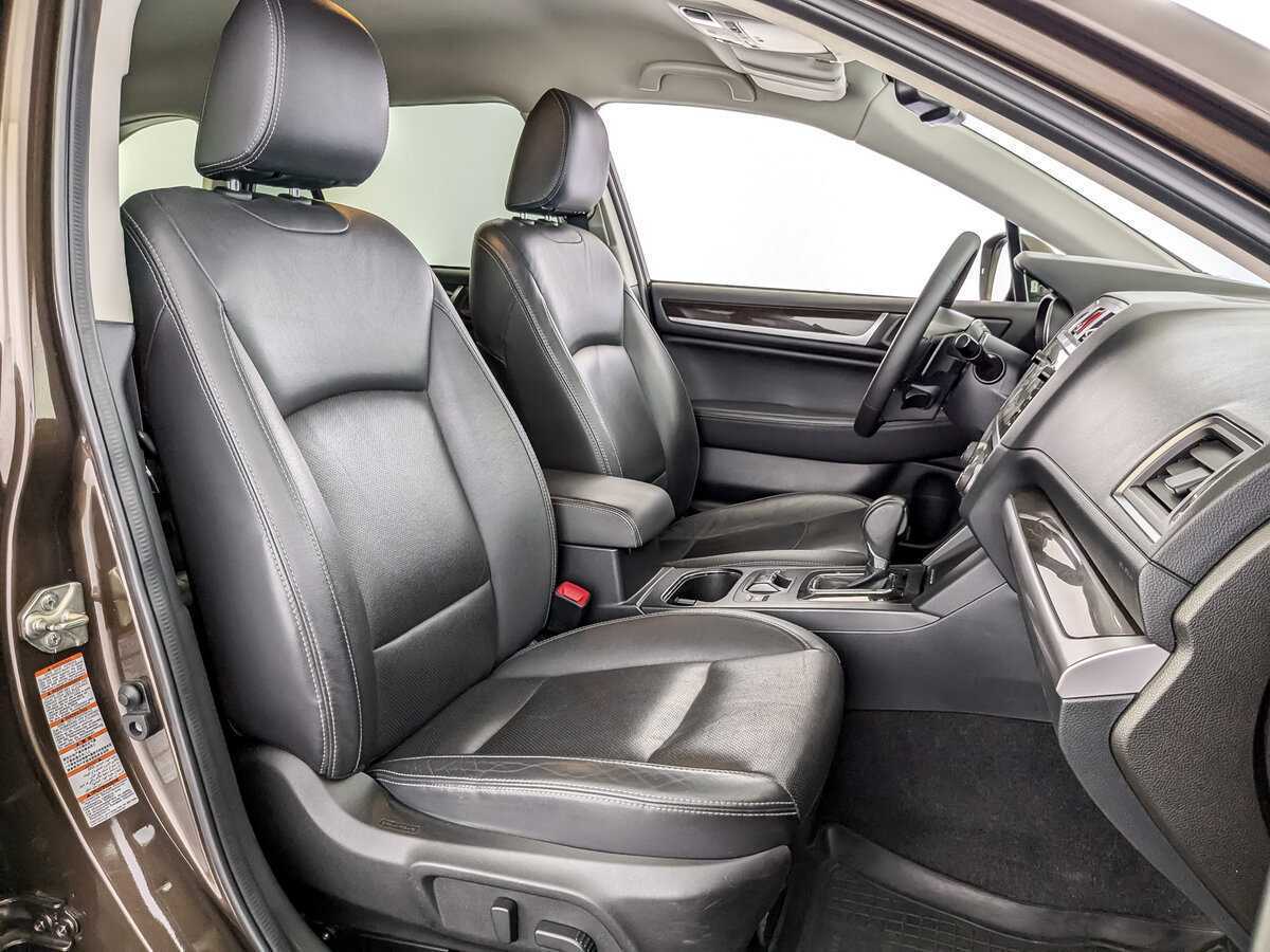 Б/У Субару Аутбэк 2017 года. Фото: #17