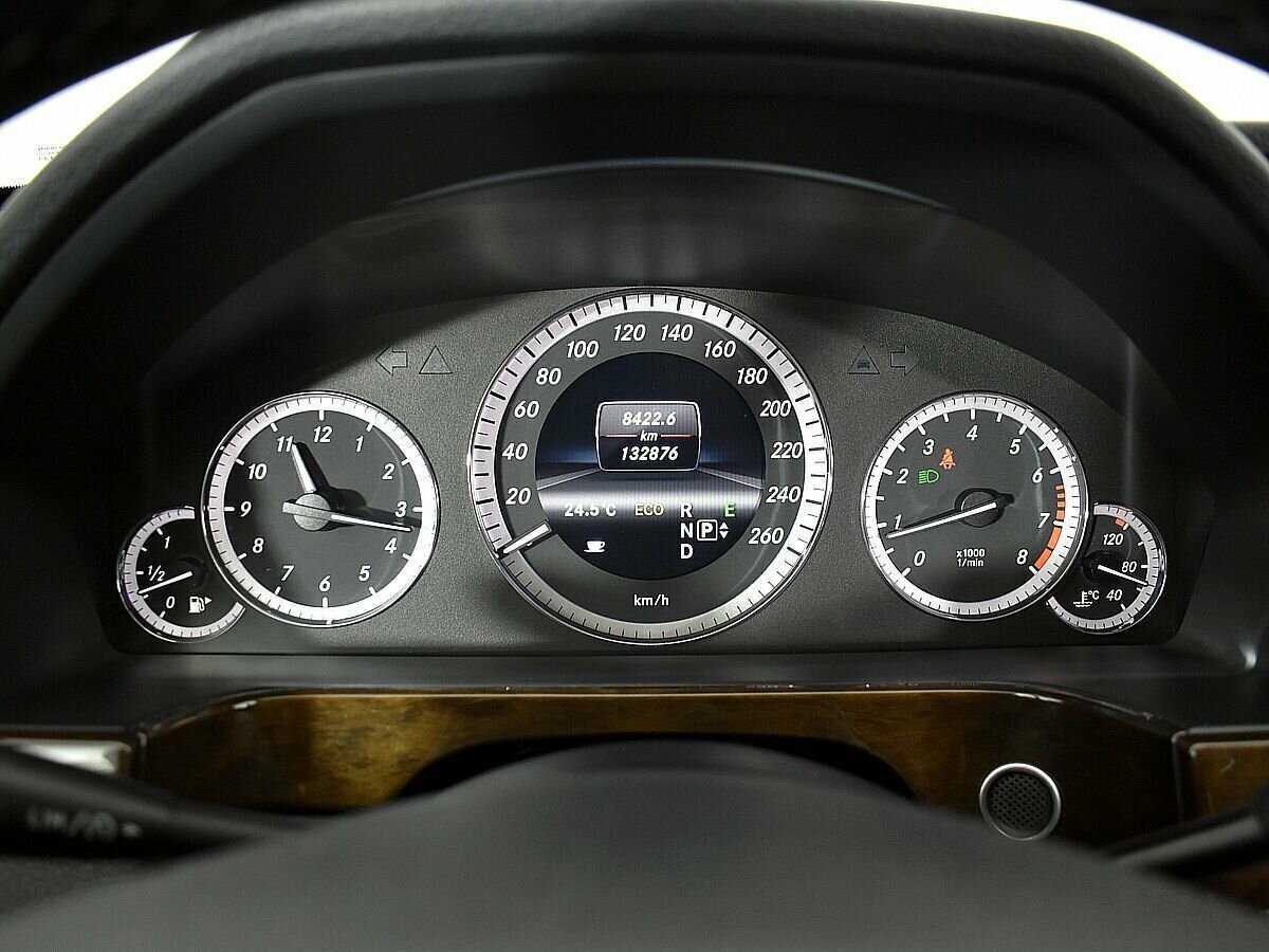 Б/У Мерседес-Бенц Е-Класс 2012 года. Фото: #11