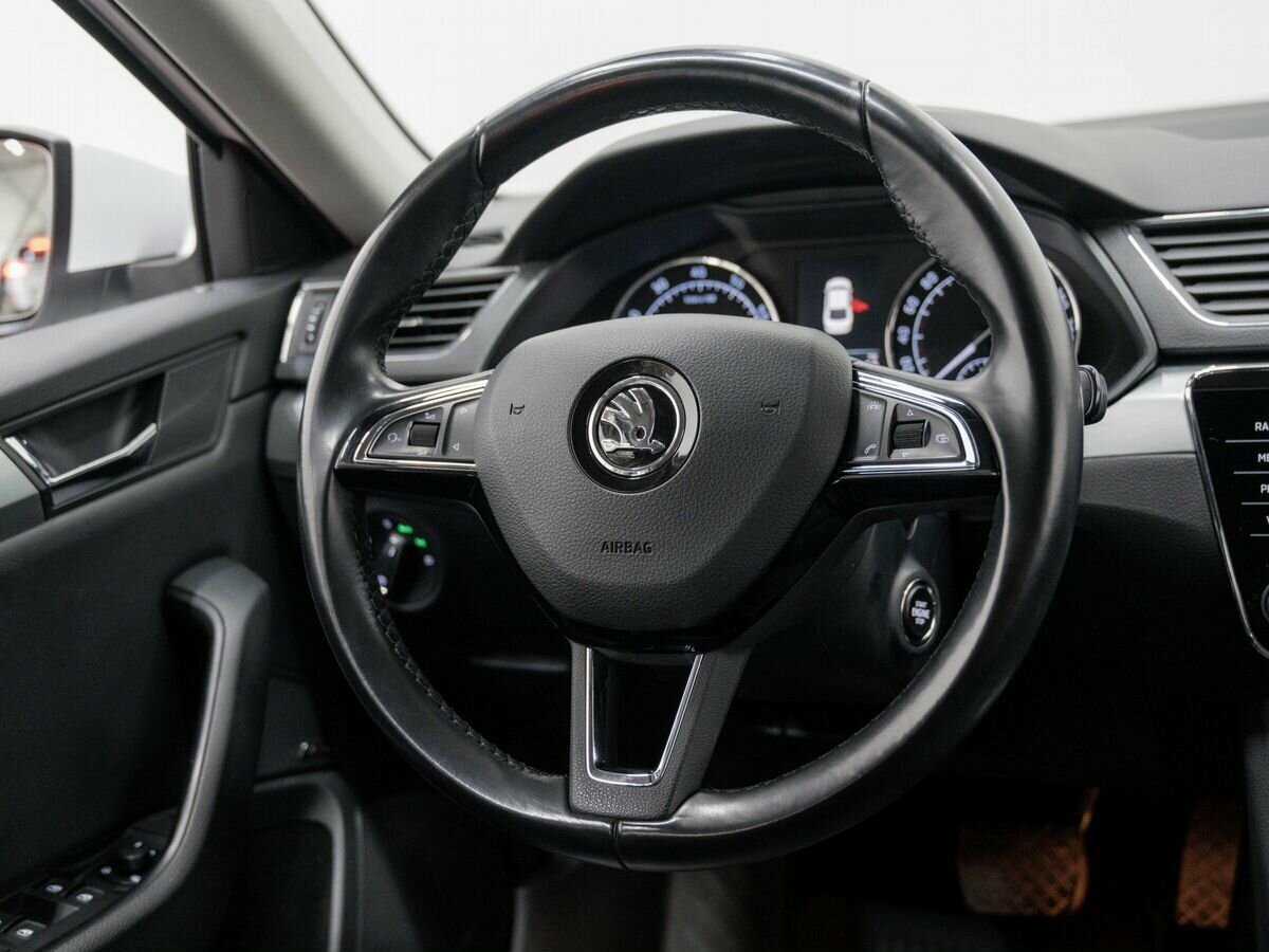 Б/У Шкода Суперб 2018 года. Фото: #11