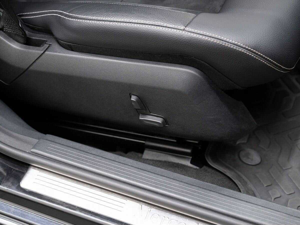 Б/У Мерседес-Бенц Е-Класс 2015 года. Фото: #12