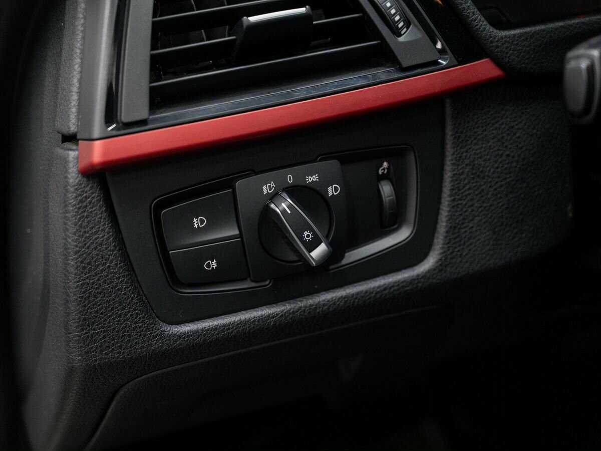 Б/У БМВ 3 серии 2013 года. Фото: #16