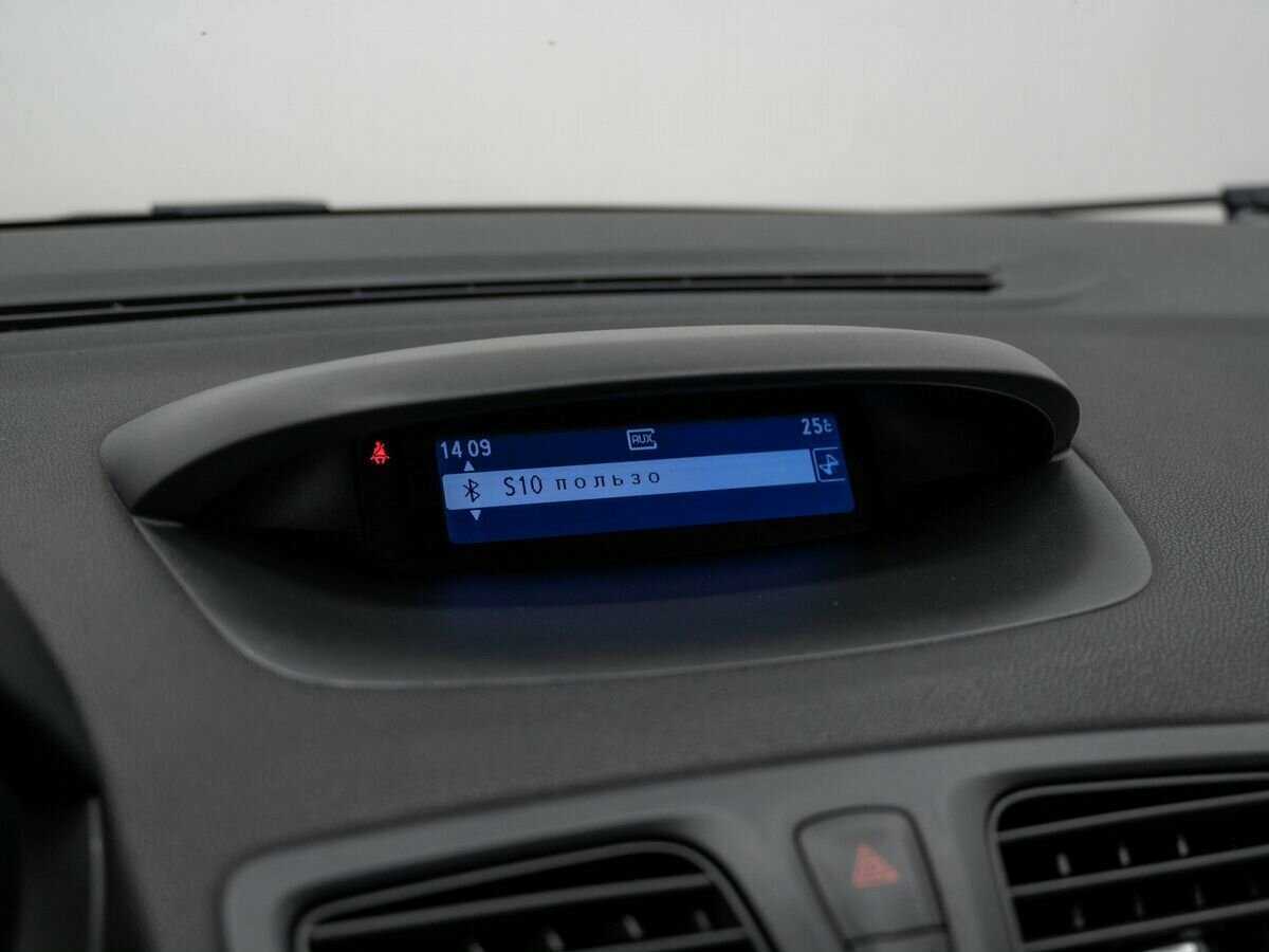 Б/У Рено Флюенс 2013 года. Фото: #18