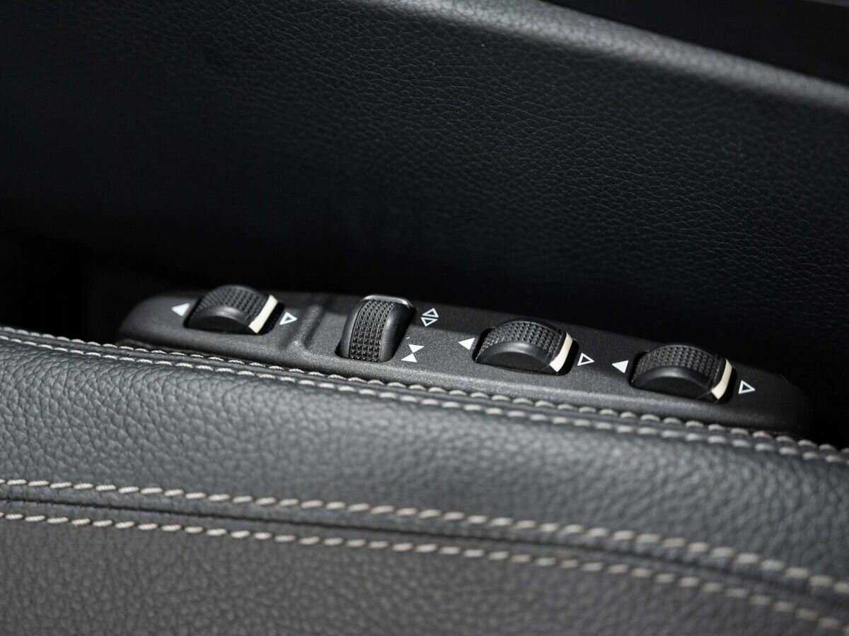 Б/У Мерседес-Бенц Е-Класс 2013 года. Фото: #17