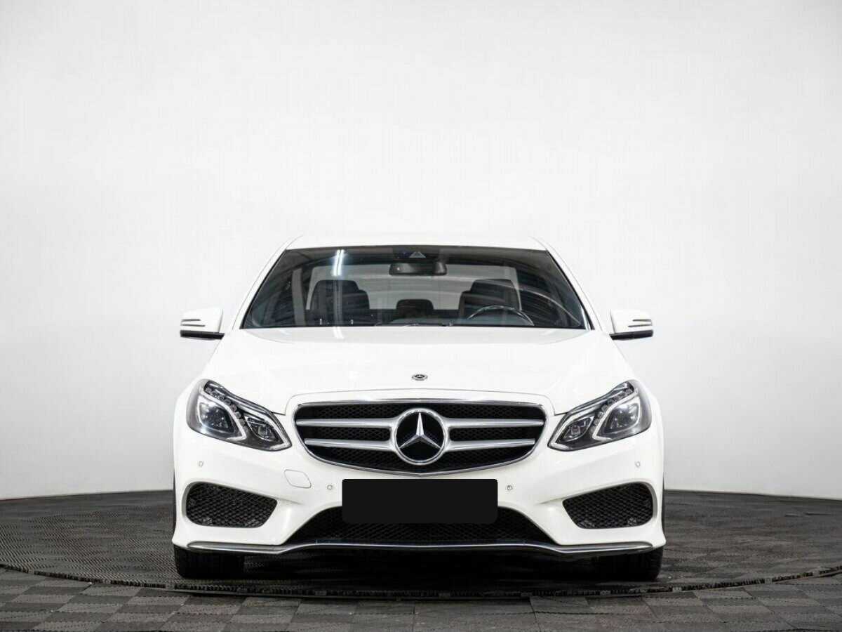 Б/У Мерседес-Бенц Е-Класс 2013 года. Фото: #1