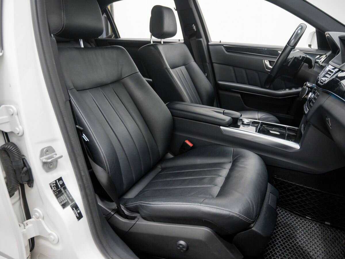 Б/У Мерседес-Бенц Е-Класс 2013 года. Фото: #7