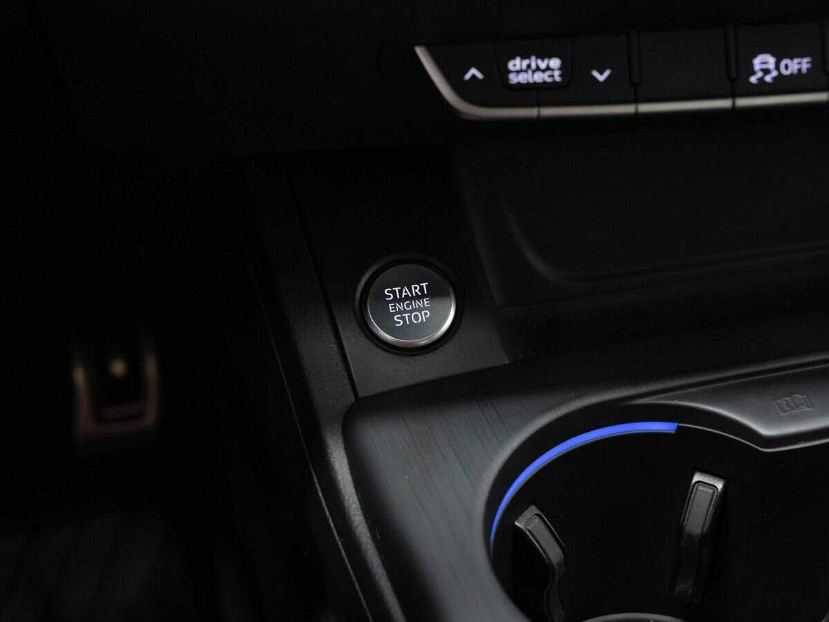 Б/У Ауди А4 2017 года. Фото: #19