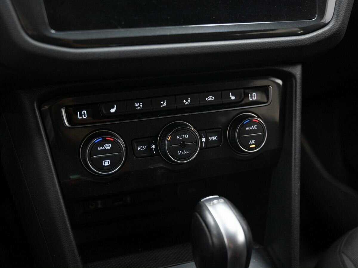 Б/У Фольксваген Тигуан 2018 года. Фото: #21