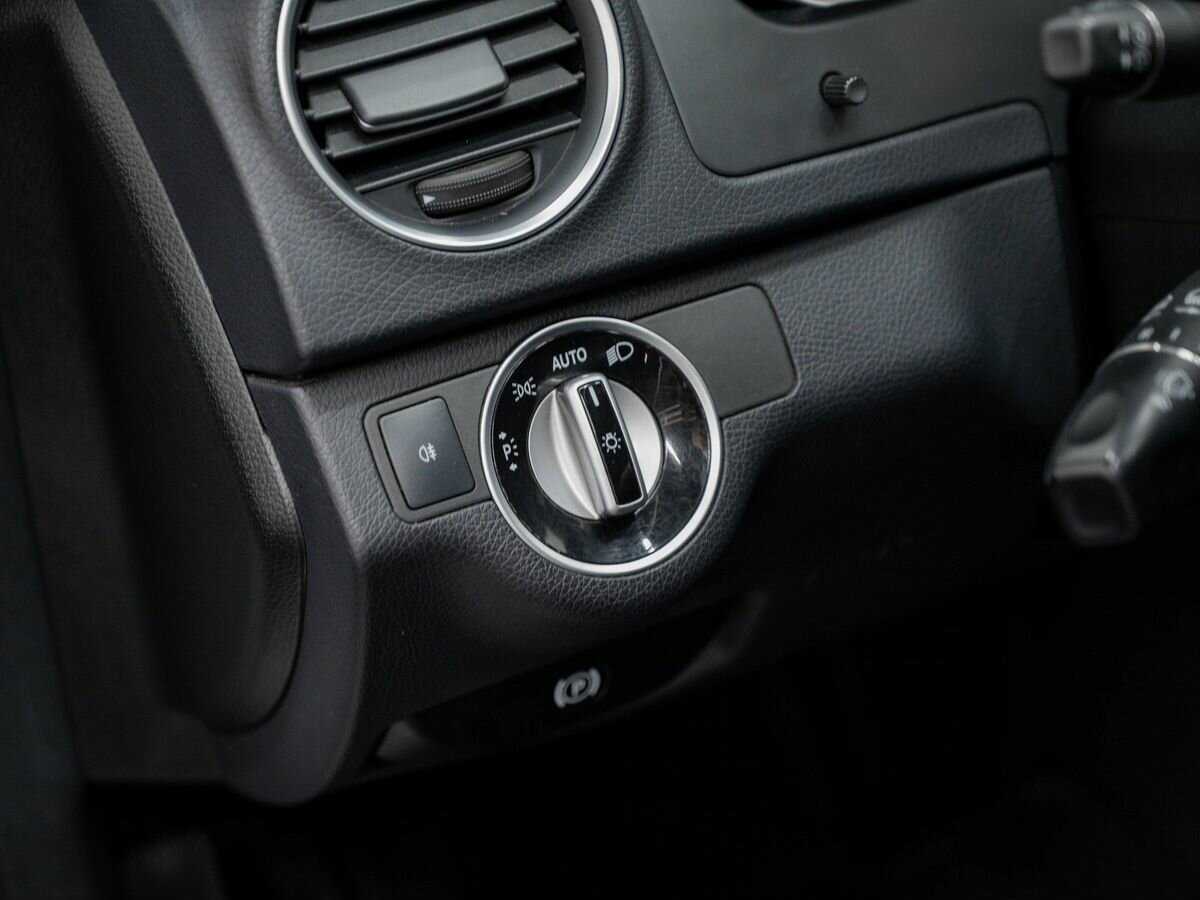 Б/У Мерседес-Бенц Ц-Класс 2012 года. Фото: #16