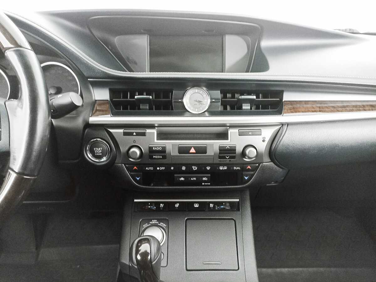 Б/У Лексус ЕС 2015 года. Фото: #9