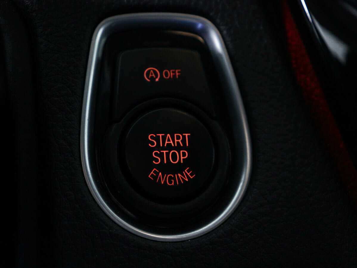 Б/У БМВ 3 серии 2016 года. Фото: #14