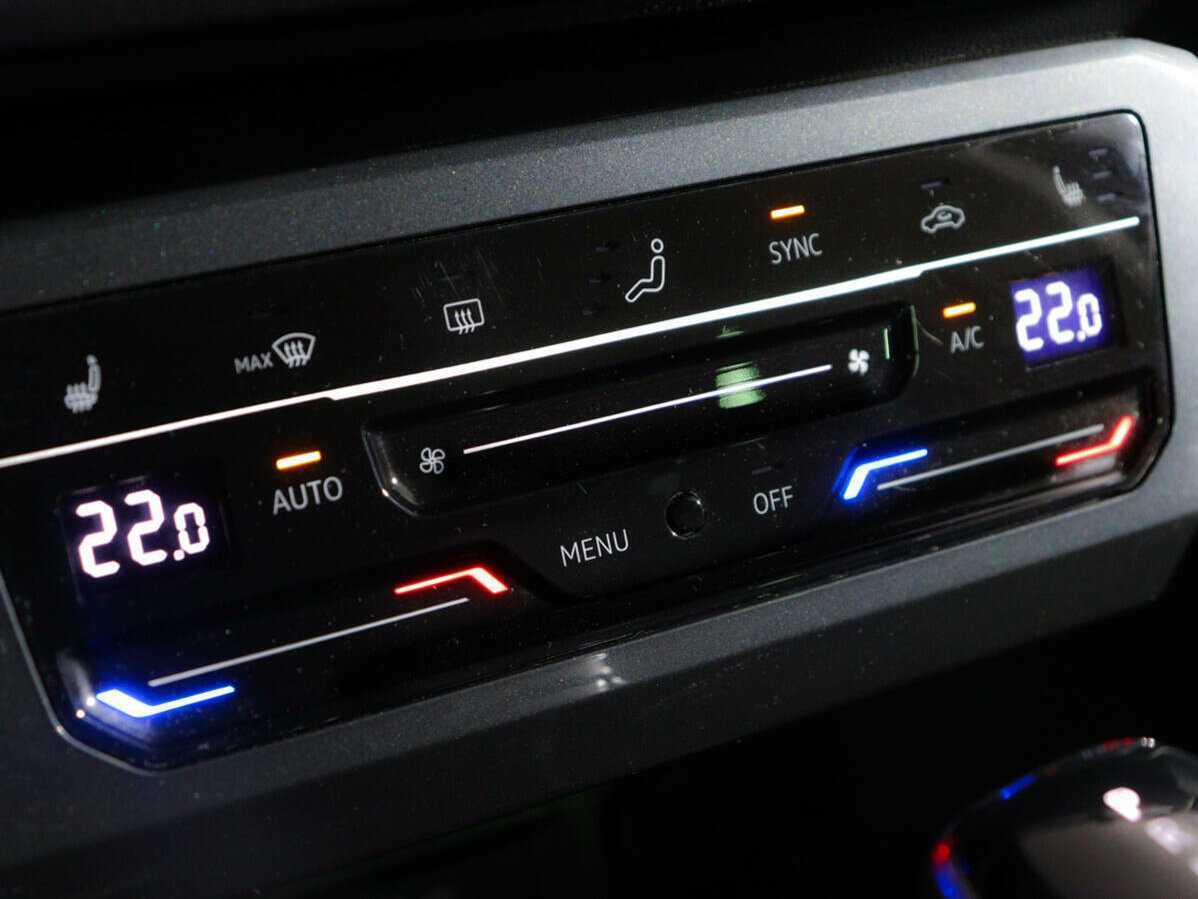 Б/У Фольксваген Тигуан 2021 года. Фото: #16