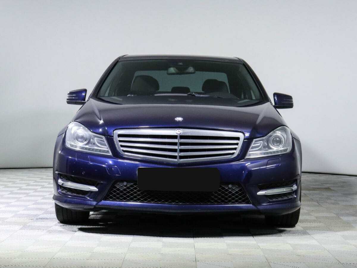 Б/У Мерседес-Бенц Ц-Класс 2012 года. Фото: #1