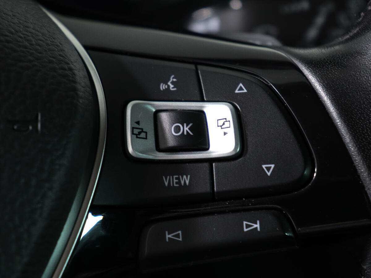 Б/У Фольксваген Тигуан 2018 года. Фото: #21