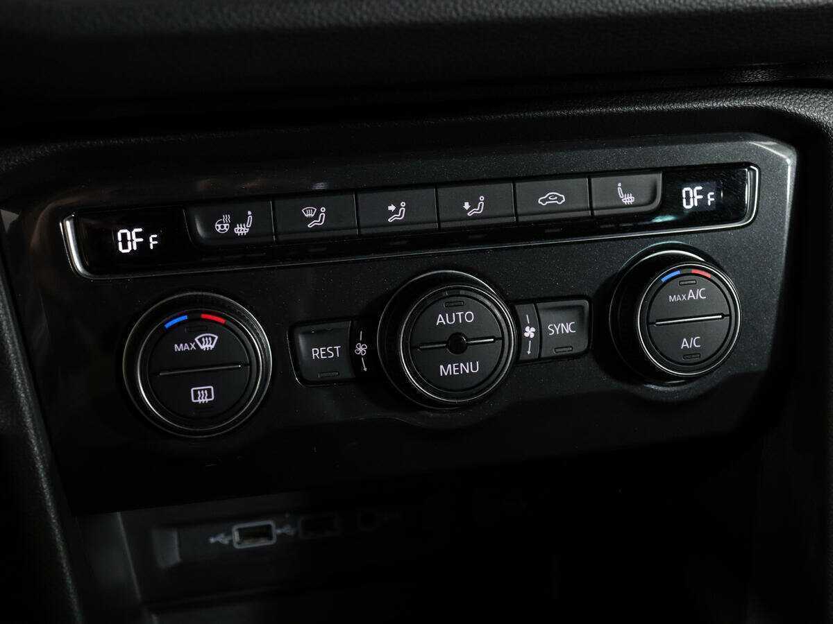 Б/У Фольксваген Тигуан 2018 года. Фото: #22