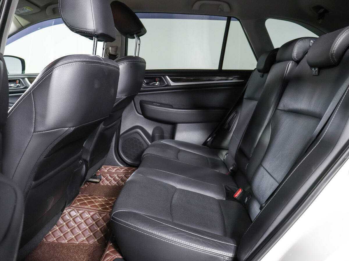 Б/У Субару Аутбэк 2015 года. Фото: #7