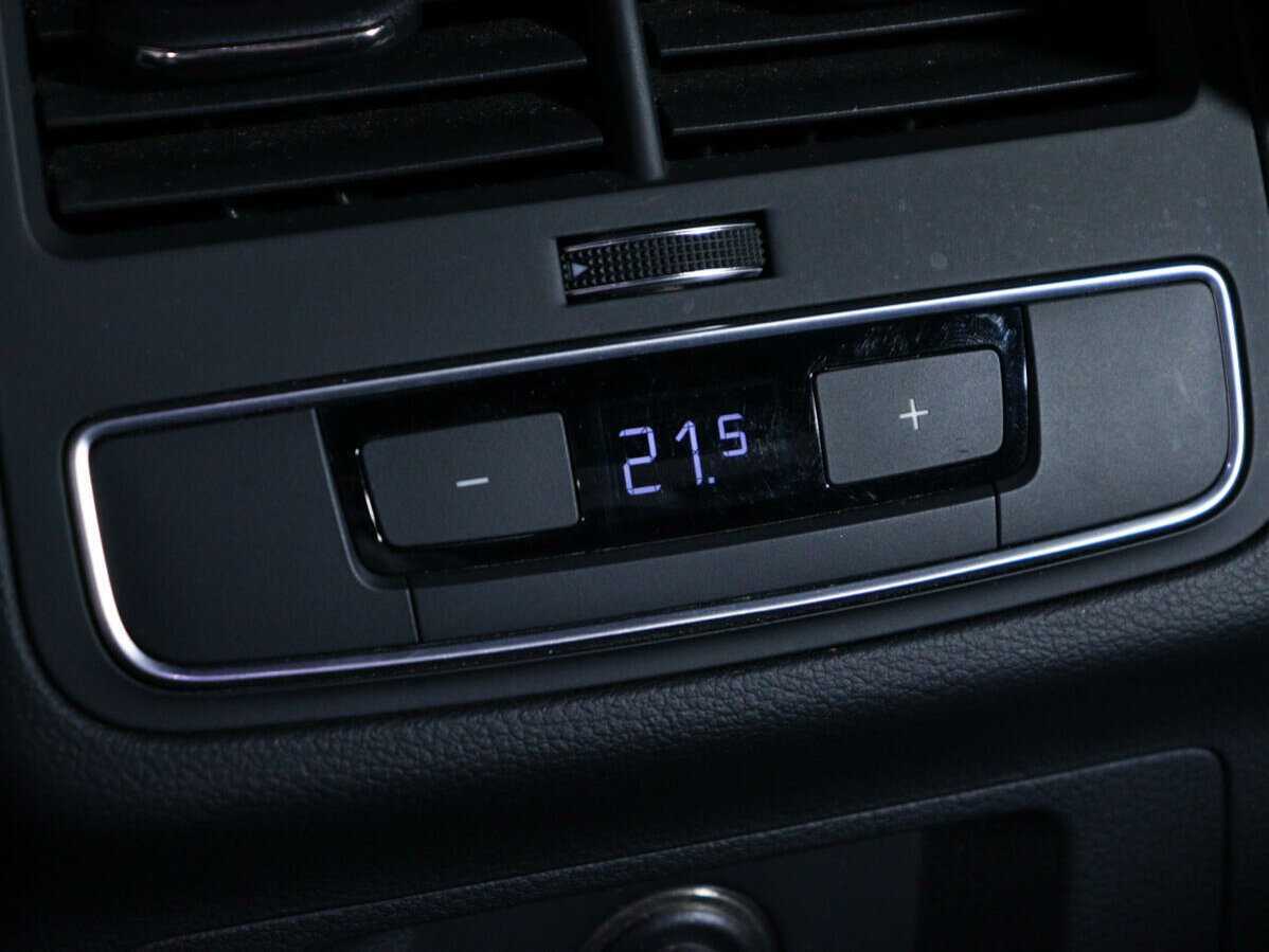 Б/У Ауди А4 2016 года. Фото: #16