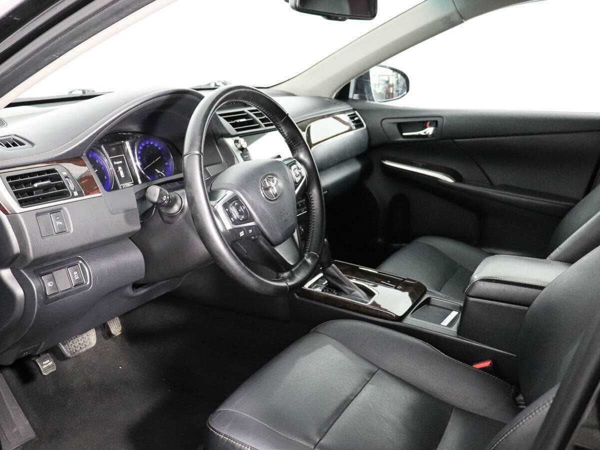 Б/У Тойота Камри 2017 года. Фото: #9