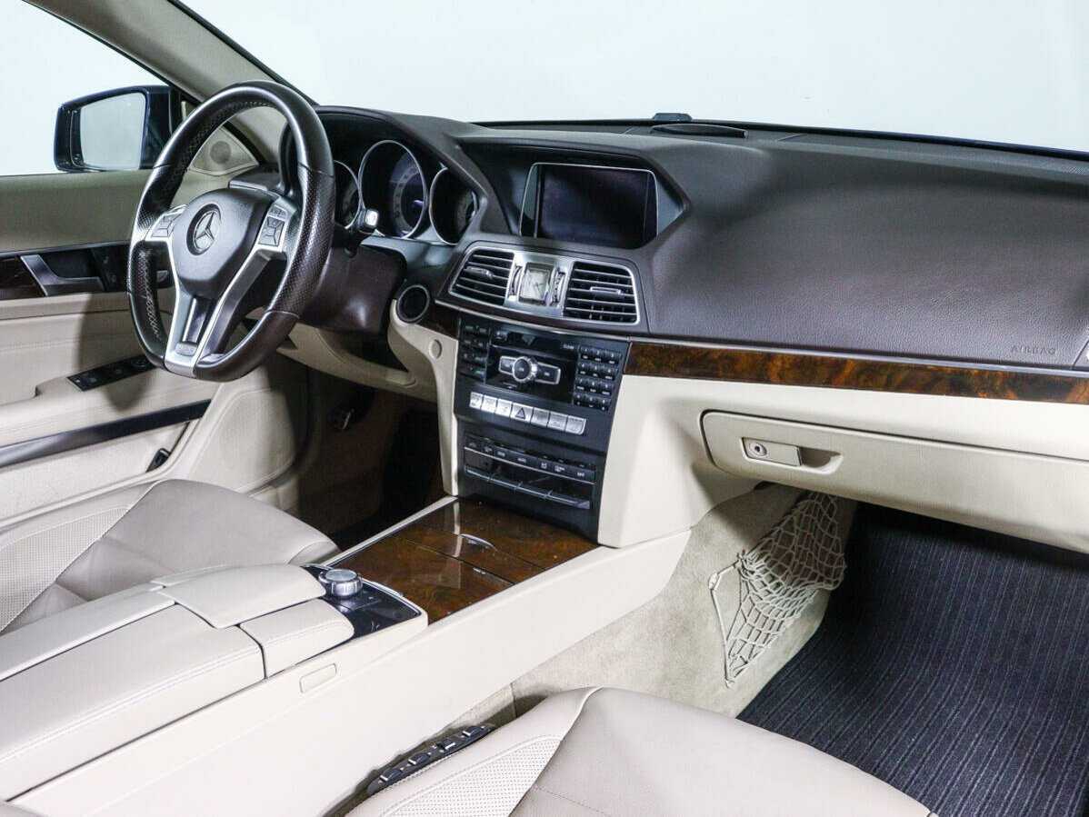 Б/У Мерседес-Бенц Е-Класс 2013 года. Фото: #6