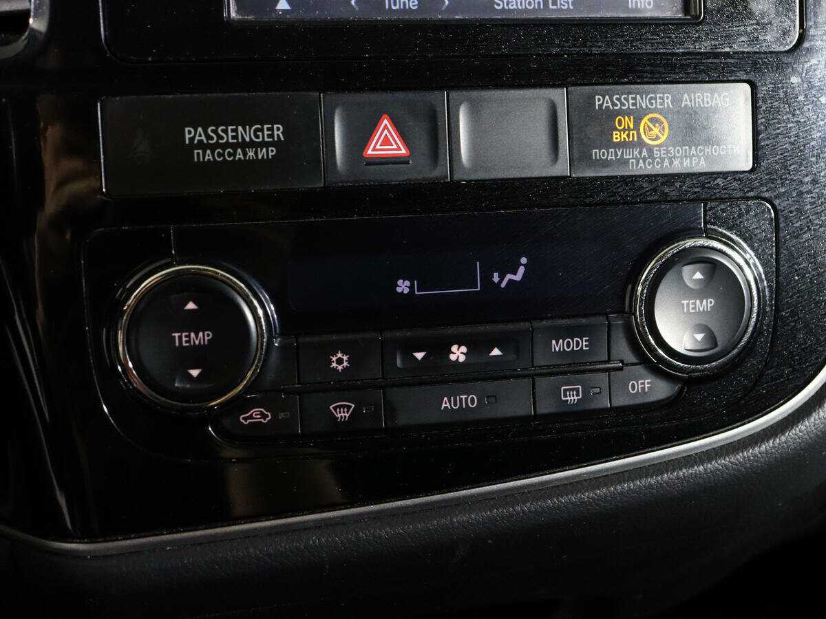 Б/У Митсубиши Оутлэндер 2013 года. Фото: #19