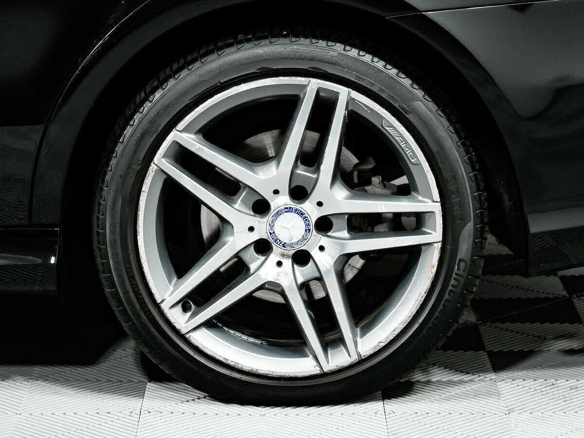 Б/У Мерседес-Бенц Е-Класс 2013 года. Фото: #11