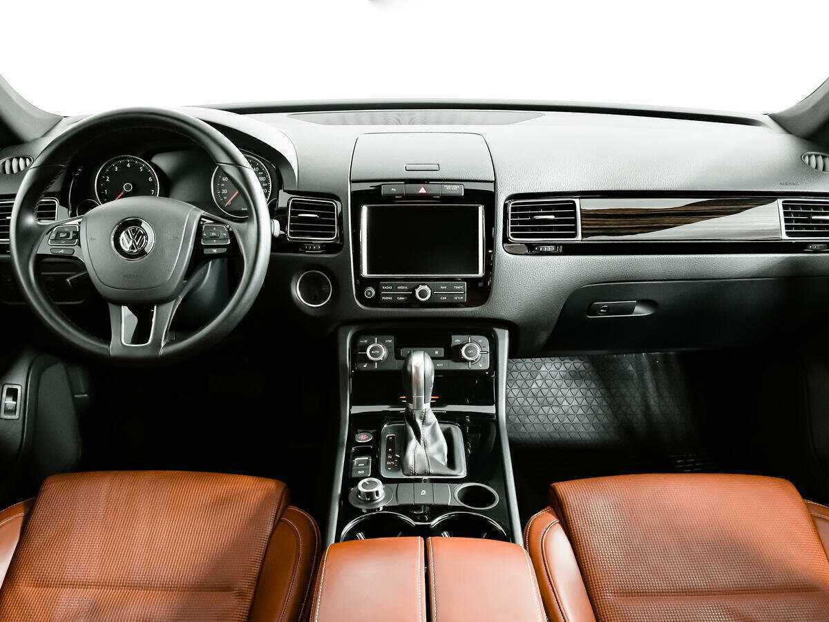 Б/У Фольксваген Туарег 2014 года. Фото: #10