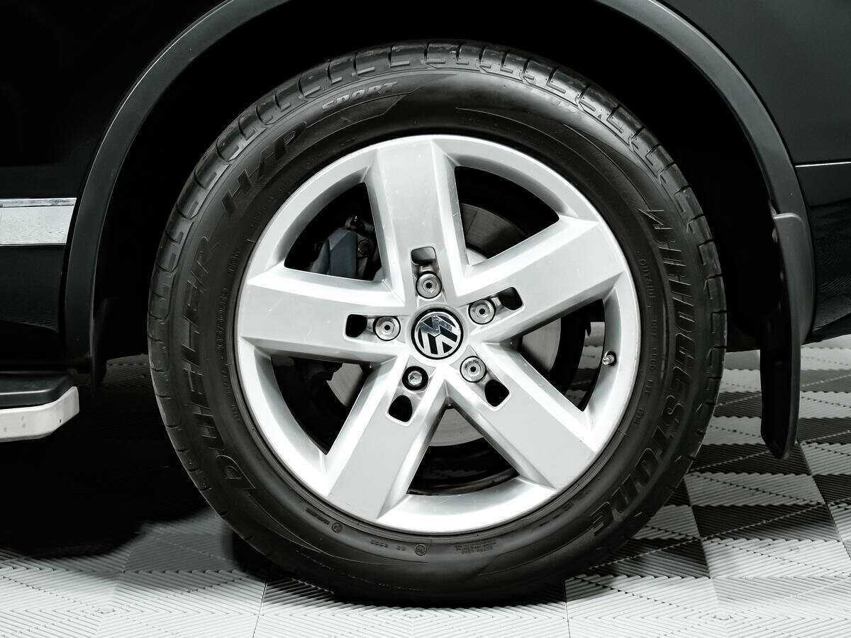 Б/У Фольксваген Туарег 2014 года. Фото: #13