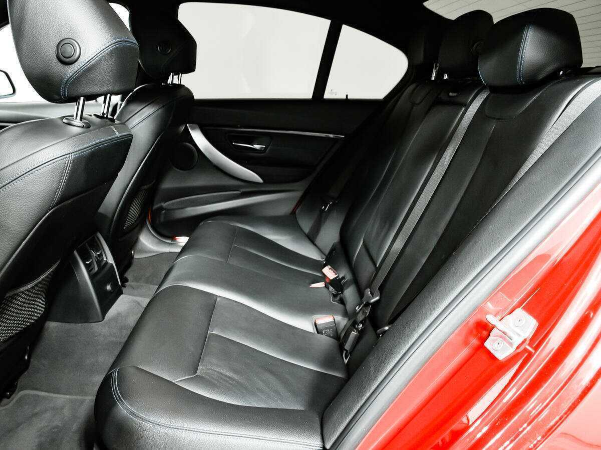 Б/У БМВ 3 серии 2018 года. Фото: #11