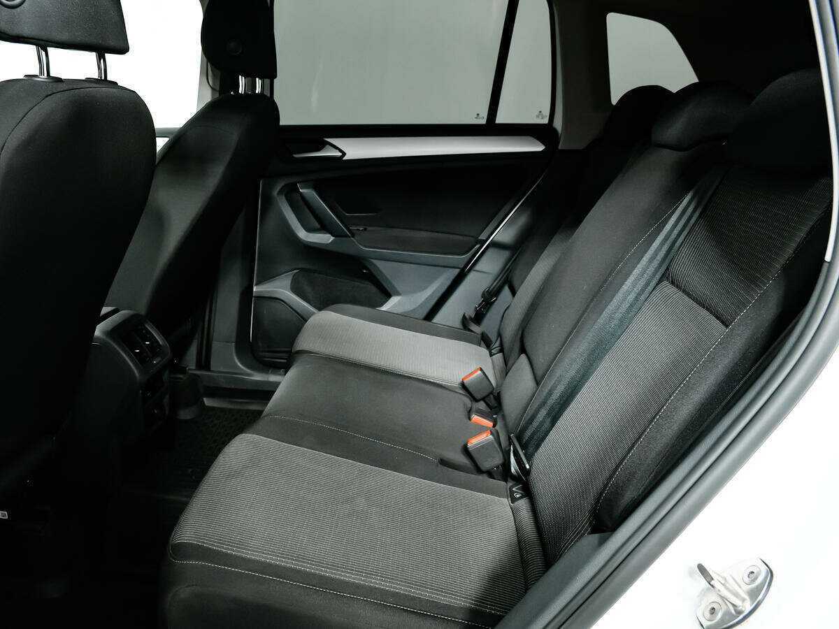 Б/У Фольксваген Тигуан 2021 года. Фото: #11