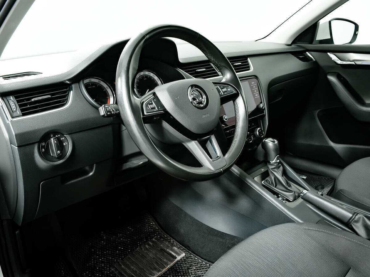 Б/У Шкода Октавия 2017 года. Фото: #12