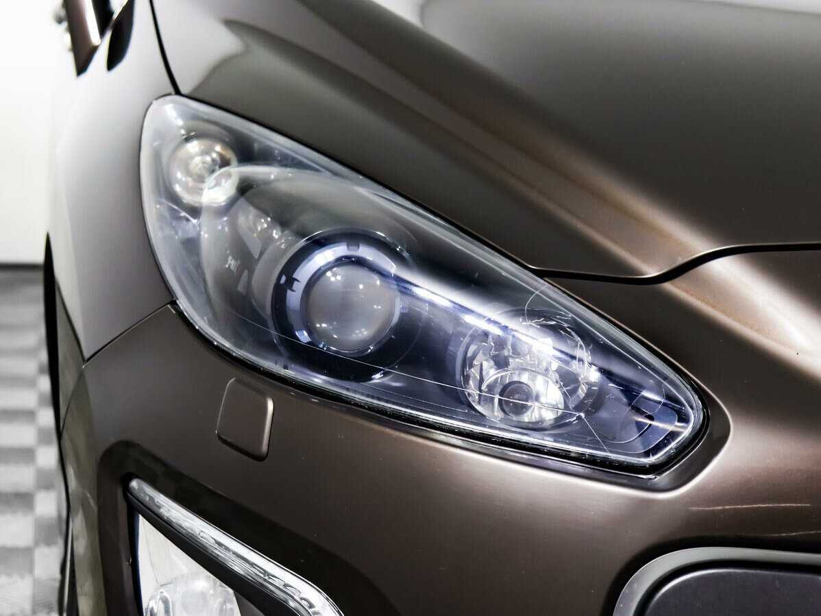 Б/У Пежо 308 2012 года. Фото: #14