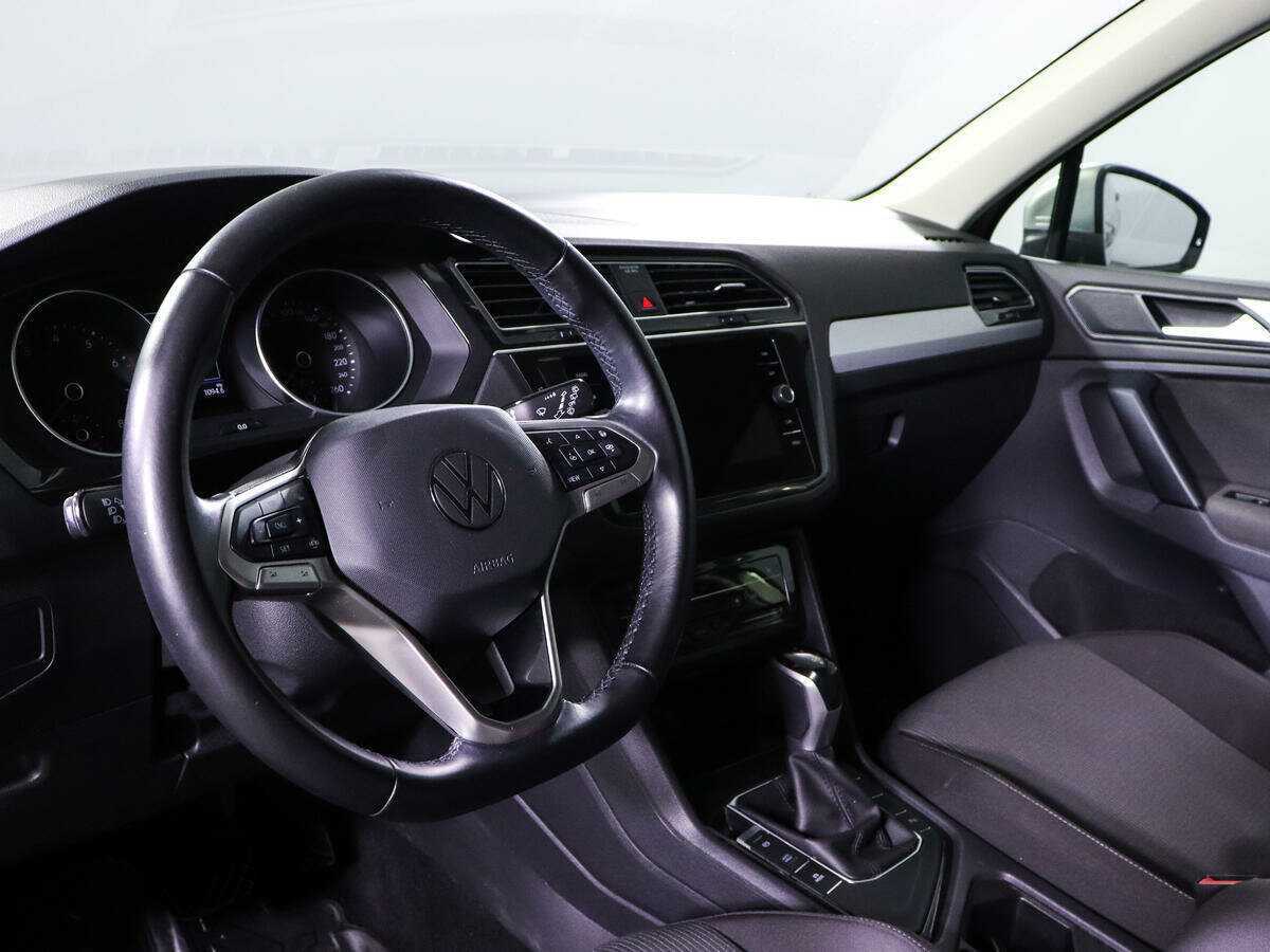 Б/У Фольксваген Тигуан 2021 года. Фото: #10