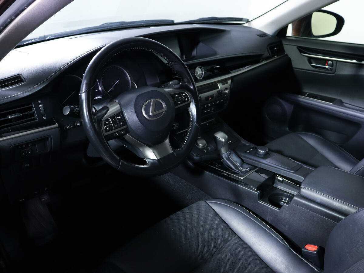 Б/У Лексус ЕС 2016 года. Фото: #13