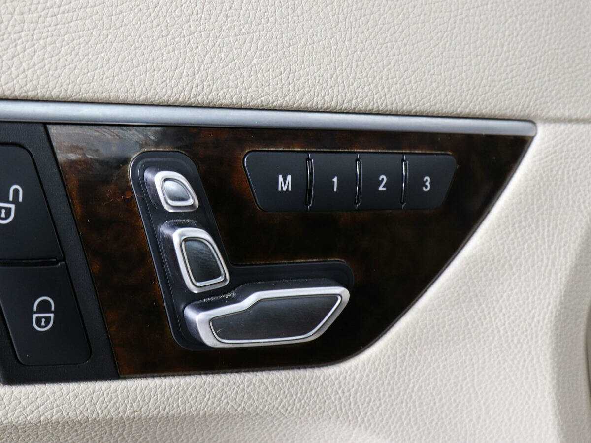 Б/У Мерседес-Бенц Е-Класс 2014 года. Фото: #13