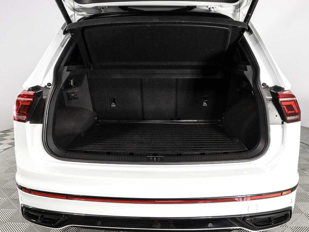 Б/У Фольксваген Тигуан 2021 года. Фото: #17