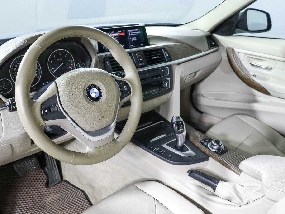 Б/У БМВ 3 серии 2013 года. Фото: #13