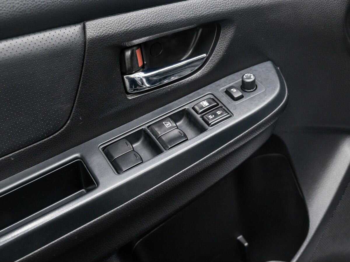 Б/У Субару ИксВи 2014 года. Фото: #15