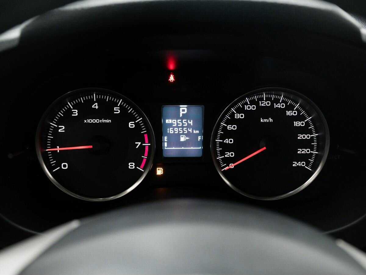 Б/У Субару ИксВи 2014 года. Фото: #23