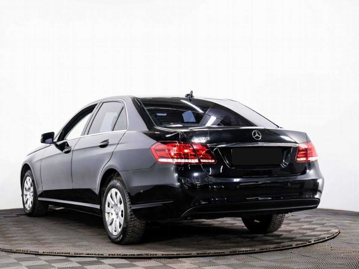 Б/У Мерседес-Бенц Е-Класс 2015 года. Фото: #3