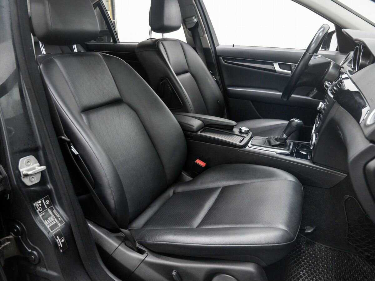 Б/У Мерседес-Бенц Ц-Класс 2013 года. Фото: #7