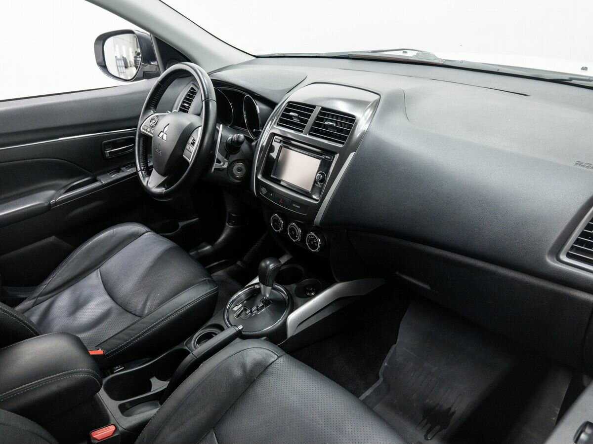 Б/У Митсубиши АС-Икс 2014 года. Фото: #6