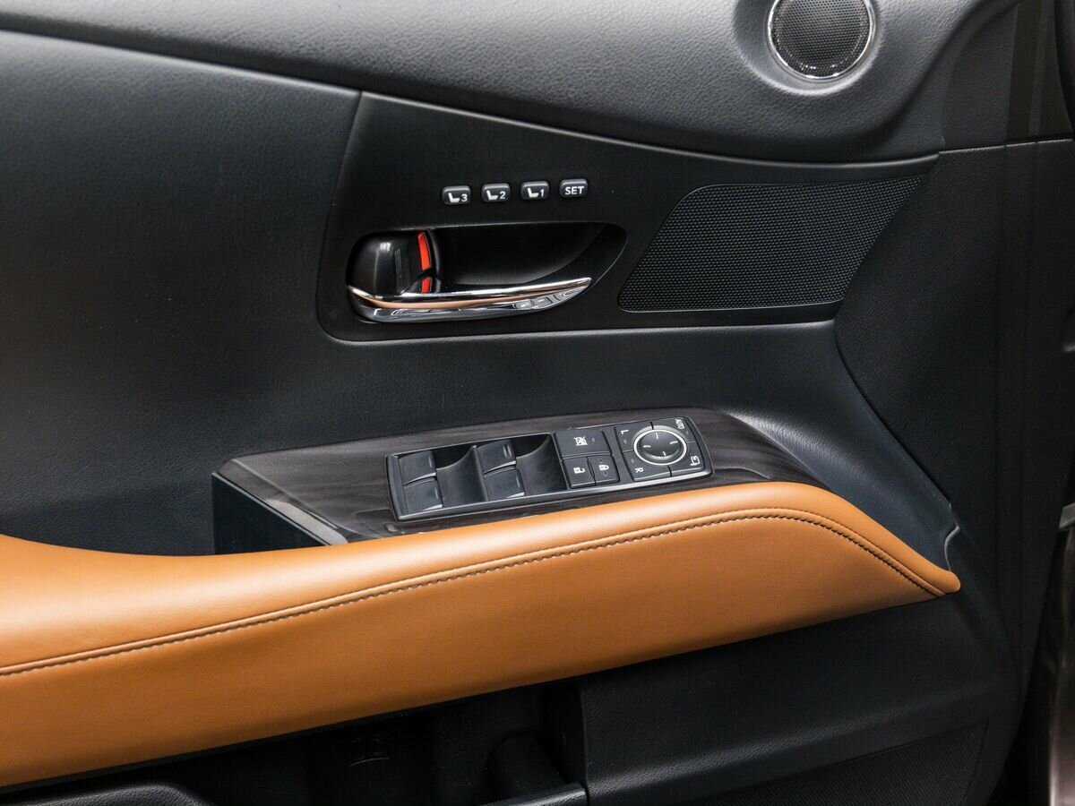 Б/У Лексус Р-Икс 2013 года. Фото: #14